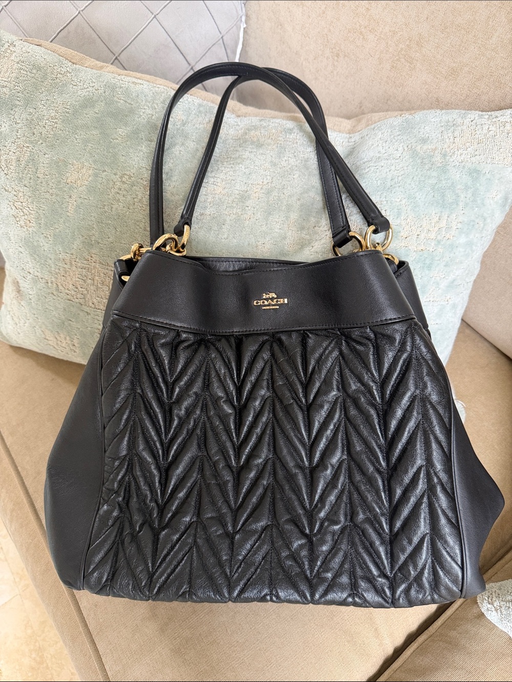EUC | Coach Lexy Black Quilted Leather Shoulder bag